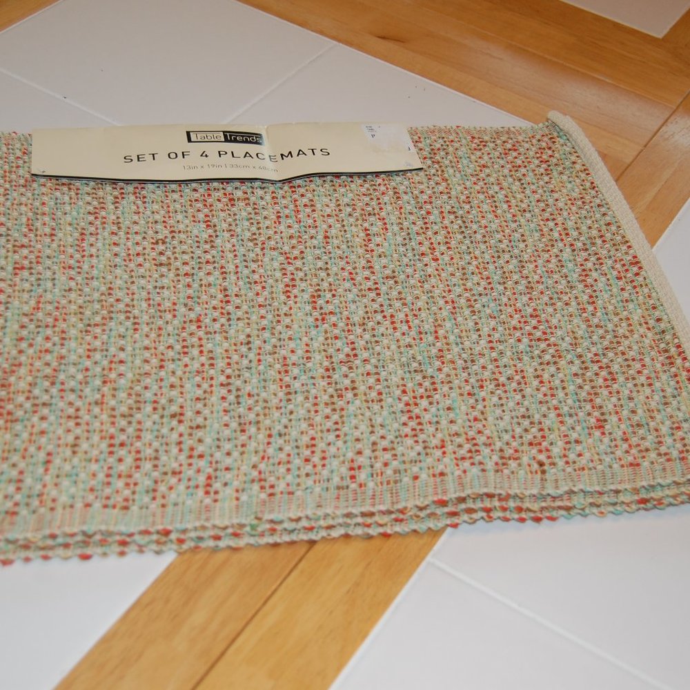 4 Table Trends Beige/White/Rust/Earth Tones Placemats NWT